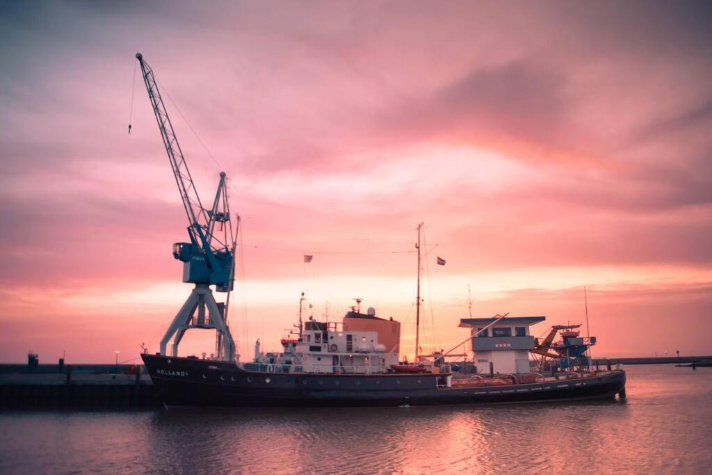Unieke Woonboot In Harlingen Lejlighed Eksteriør billede